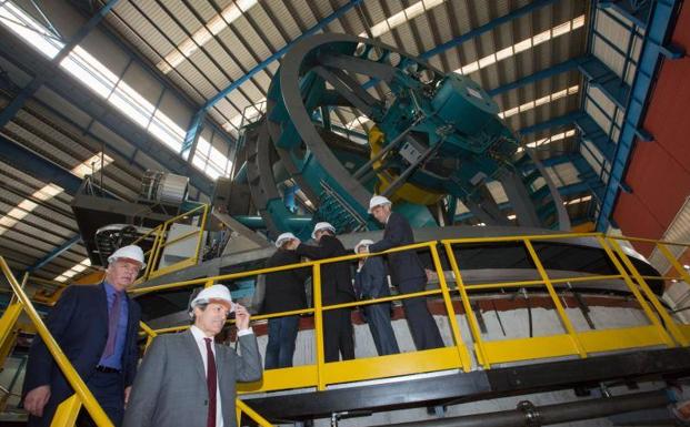 La patronal pide a los partidos que expliquen su programa y si «detraerán recursos» para la cooficialidad