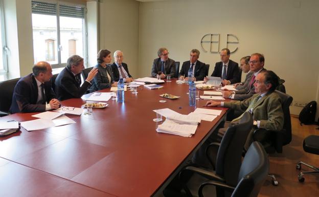 Los empresarios reclaman el corredor del Noroeste «para dejar de ser el patito feo»