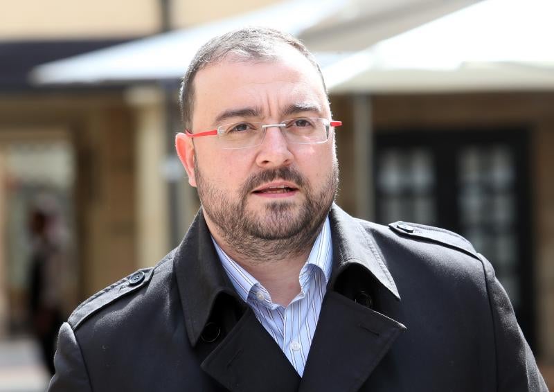 Barbón señala que el PSOE defenderá una oficialidad «de derechos, no de obligaciones»