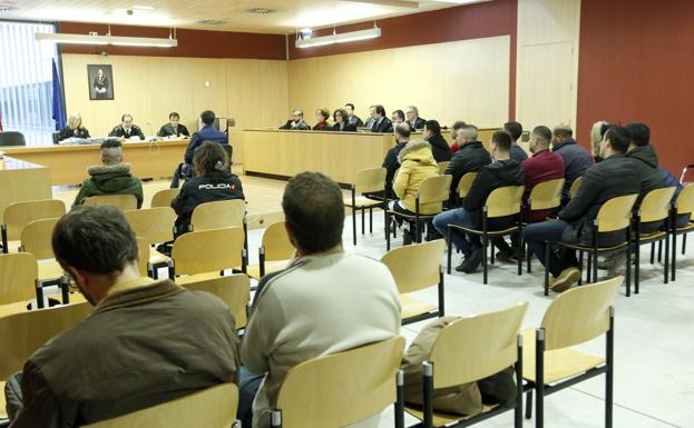 La defensa de los hermanos acusados de traficar con hachís alega falta de pruebas