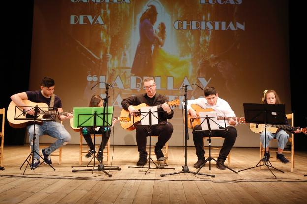 Gala solidaria en favor del alzheimer en El Entrego