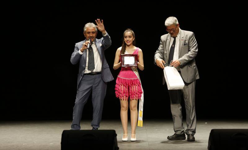 El Teatro Jovellanos acoge la celebración del 64 aniversario de la Agrupación Artística Gijonesa