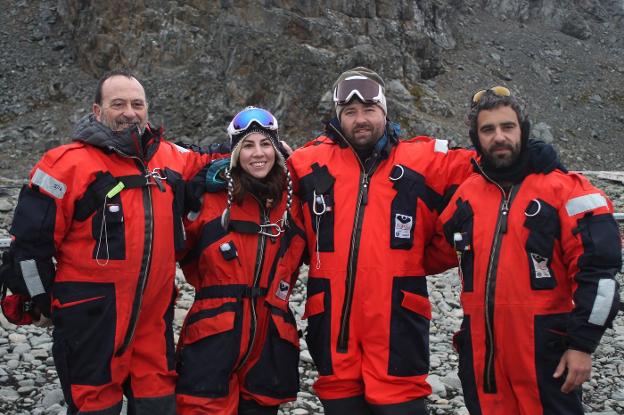 Más de cien kilos de roca antártica para examinar