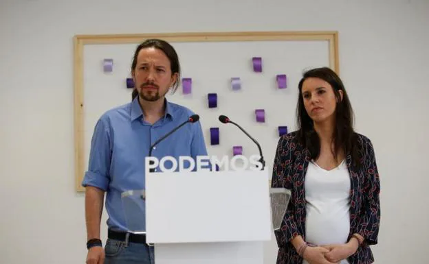La consulta sobre la compra del chalé de Iglesias y Montero irrita a las bases de Podemos