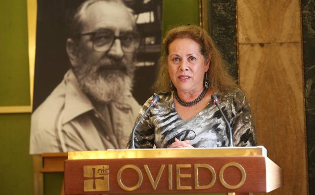 Oviedo cumple «el sueño» de Ángel González al nombrarle Hijo Predilecto a título póstumo