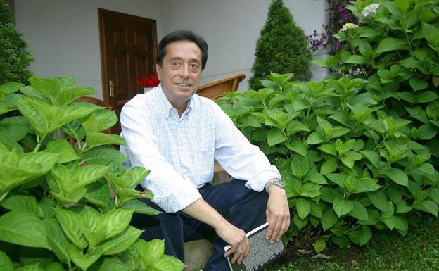 Rafa Sariego, el consejero de Sanidad enamorado del prerrománico y la Catedral