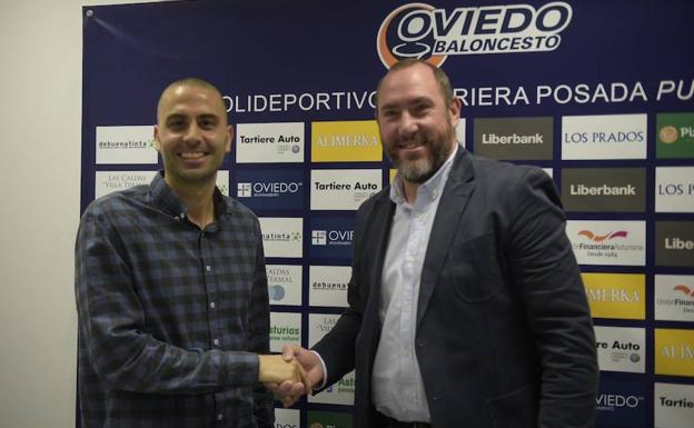 Javi Rodríguez cumple un sueño en el banquillo del Oviedo Baloncesto