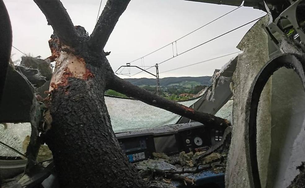 Los 97 pasajeros del Alvia, ilesos pese al espectacular accidente