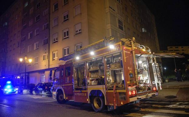 El incendio en un supermercado en Oviedo obligó a desalojar a decenas de vecinos