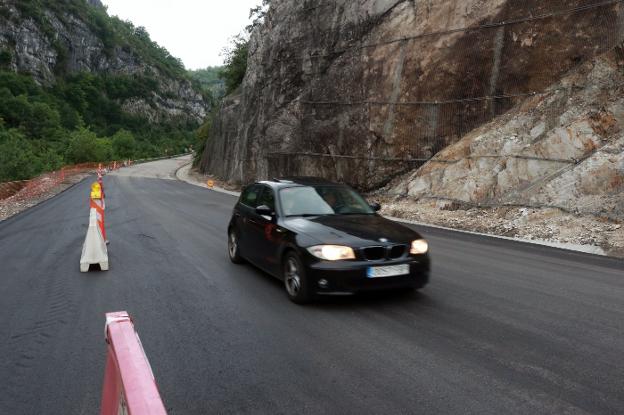 El Principado actuará en las zonas de riesgo de argayos entre Laviana y Caso