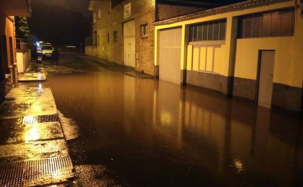 Casas, locales y garajes, inundados esta madrugada en Zeluán