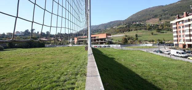 Urbanismo da vía libre al cambio de uso del terreno para el centro deportivo del colegio Loyola