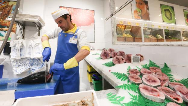 El primer bonito llega a los mostradores a 19,95 euros