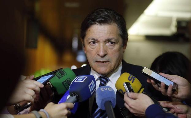 Javier Fernández aboga por «un proceso paulatino» de descarbonización