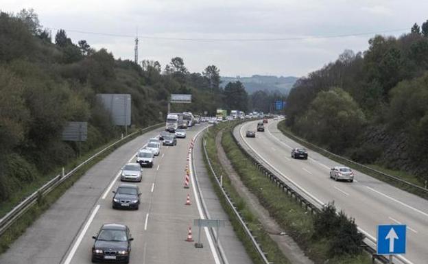 La A-8 tendrá un carril cortado en el Montico de lunes a viernes por obras