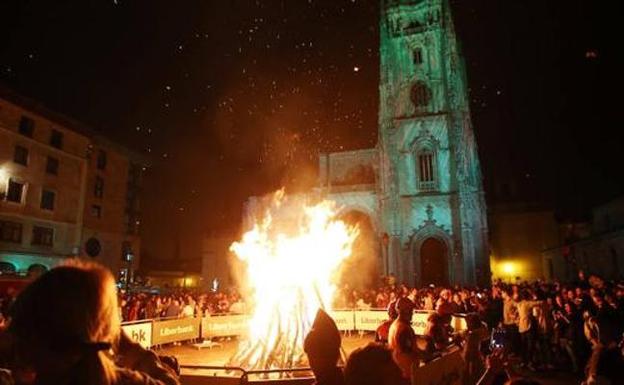 La noche de San Juan en la plaza de la Catedral costará 36.000 euros