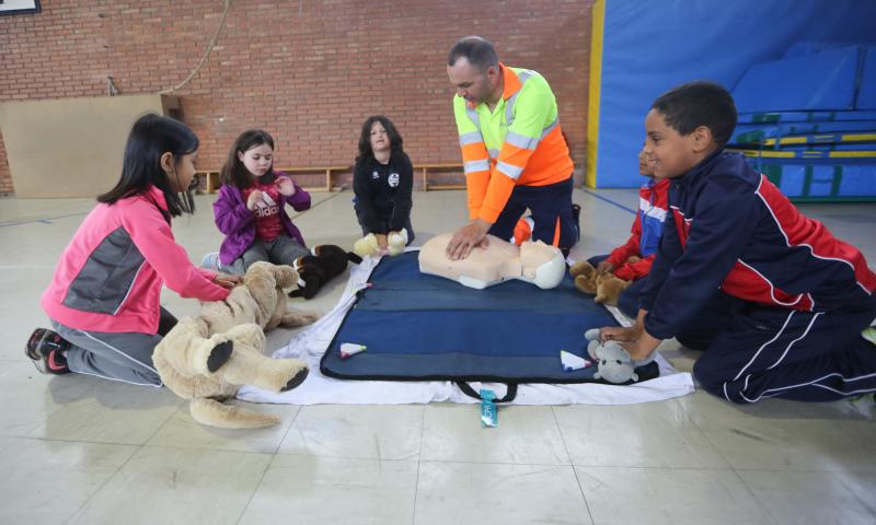 Taller de primeros auxilios en el Marcelo Gago