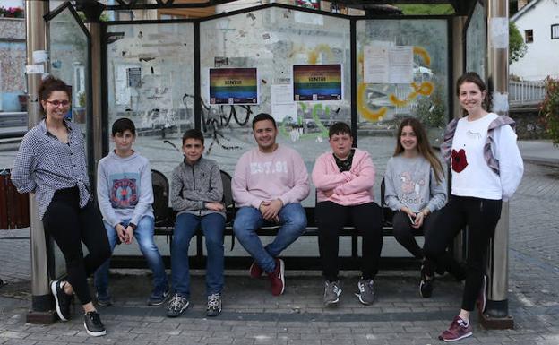 Los jóvenes de Bimenes luchan contra la homofobia con un corto