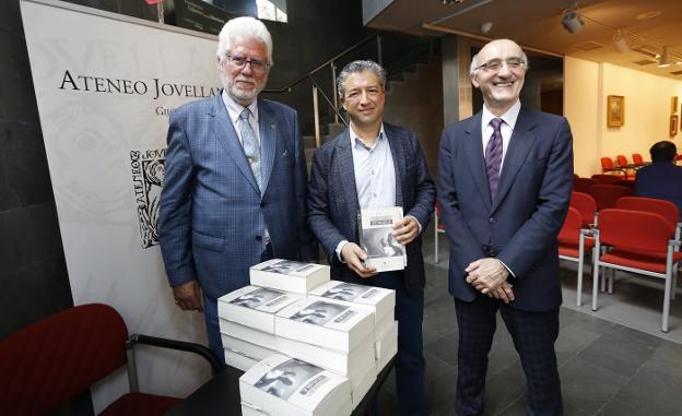 Alberto Zurrón indaga en el «temor a la muerte» en 'El paraíso del que te hablé'