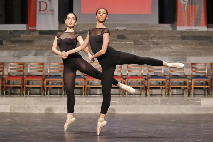 Entrega de diplomas a 24 alumnos del Conservatorio de Música y Danza de Gijón