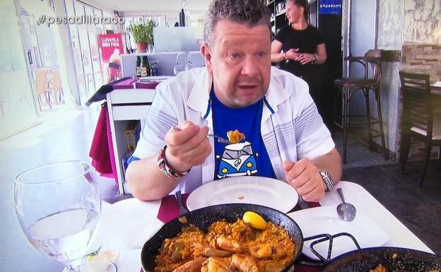 Cucarachas, mentiras y pescado congelado, la 'pesadilla' de Chicote en El Racó Maritim