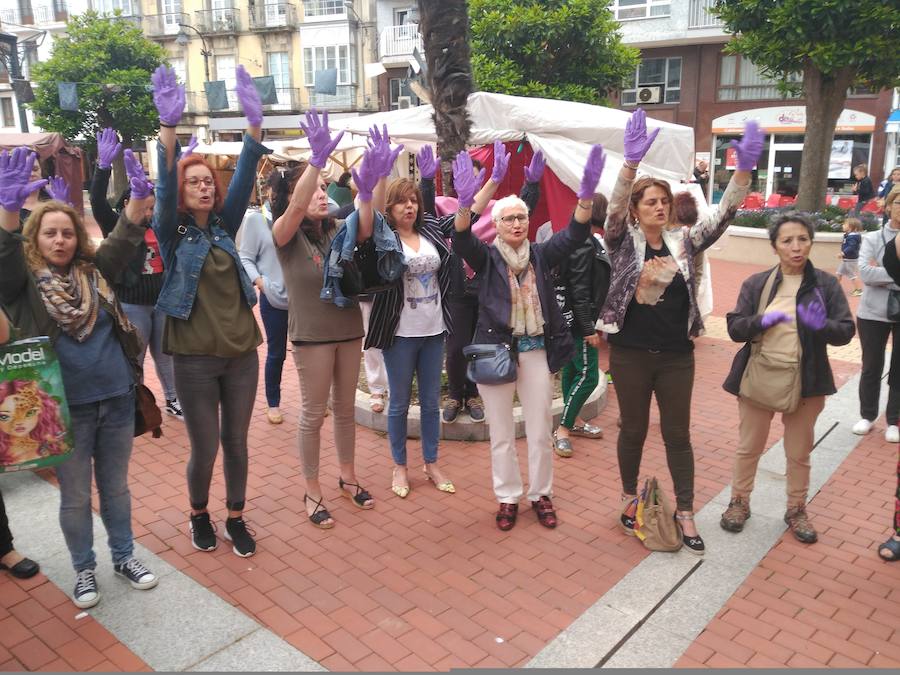 Concentración contra la libertad provisional de 'La Manada' en Luarca