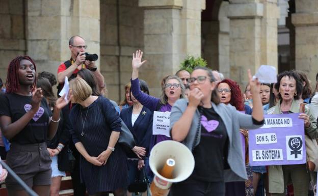 Asturias clama contra la libertad de 'La Manada'