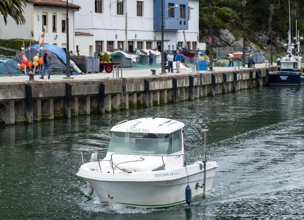 Los trabajos de dragado del puerto de Bustio comienzan con un mapeo del fondo