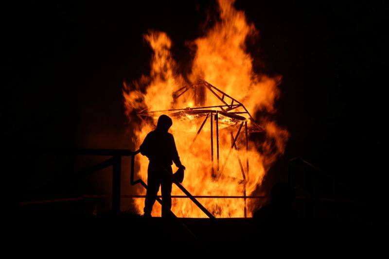 La noche de San Juan ilumina Trasona