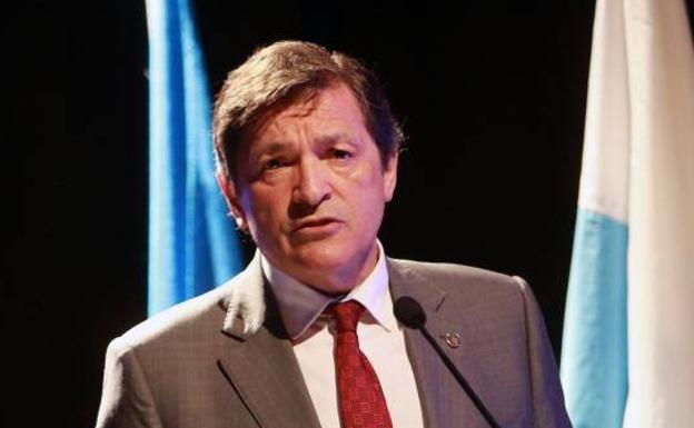 Javier Fernández reivindica emocionado un futuro para las cuencas al recibir el premio 'Mierenses en el mundo'