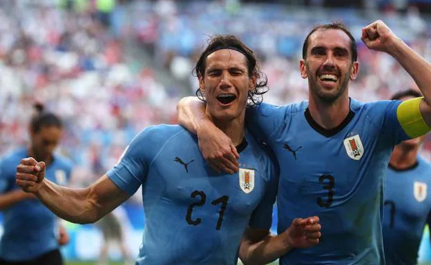 Uruguay, primera del grupo A tras golear a Rusia