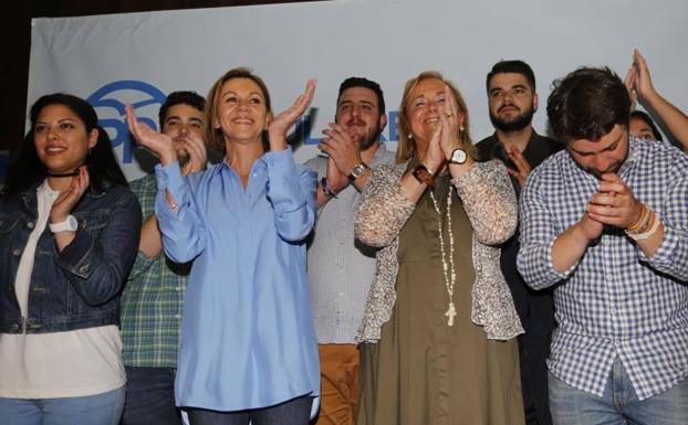 Cospedal: «Renovar el PP no puede pasar por convertirnos en una copia de Ciudadanos»