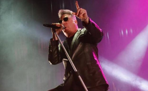 Loquillo arrasa en Gijón