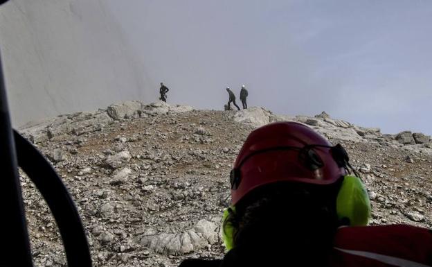 Trasladan al hospital a un militar con un esguince de tobillo cuando realizaba instrucción en Picos de Europa