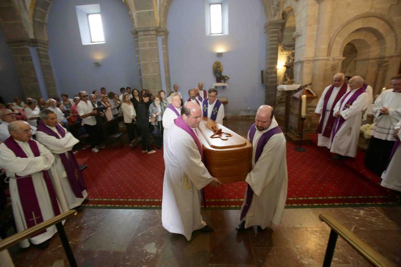 Cangas de Onís despide al sacerdote José Manuel Castaño