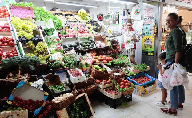 Los asturianos, entre los que más gastan en comida y bebida