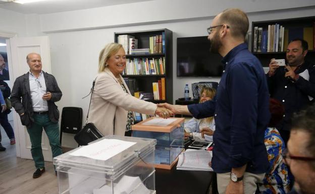 El 64% de los afiliados del PP de Asturias ya ha votado en las primarias