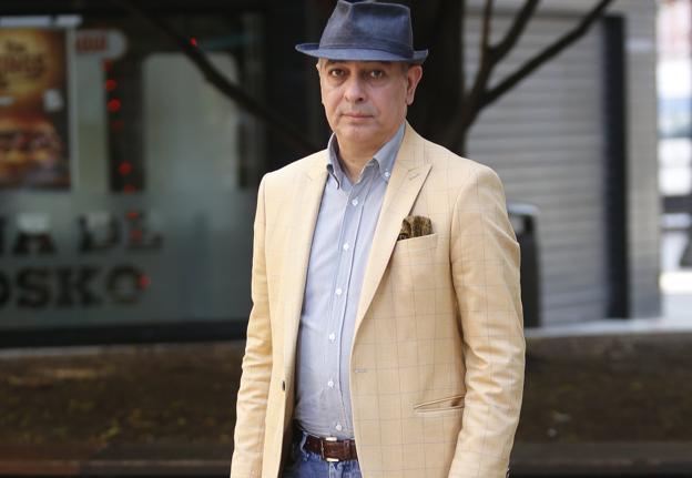 «El escritor debe ser capaz de mentir con fundamento»