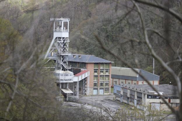 Morcín y Riosa, expectantes ante el plan para comprar el suelo del pozo Monsacro