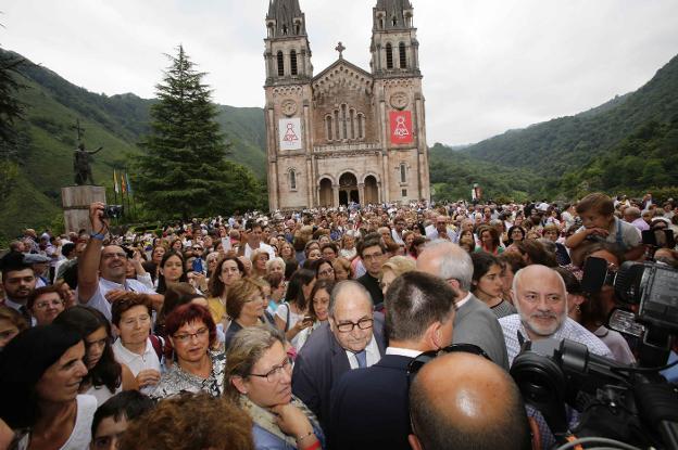 Unos 2.000 fieles con el Opus Dei en Covadonga