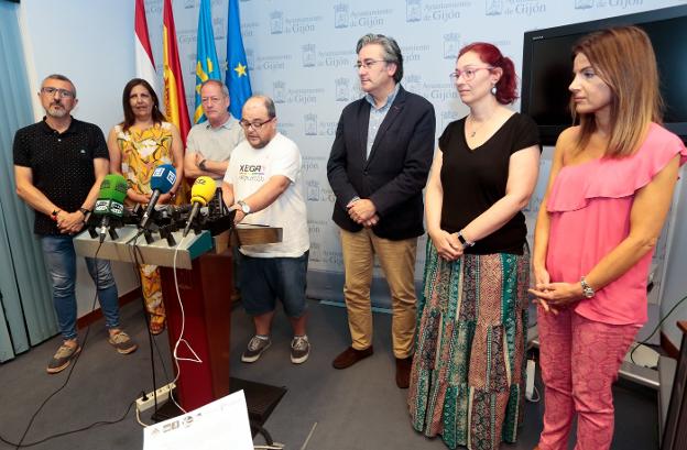 Gijón dedicará «elementos del espacio urbano» a símbolos y referentes gais y transexuales