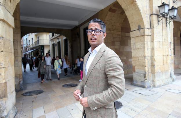 Gerardo Antuña amenaza con presentar una querella contra Ana Taboada por «difamación»