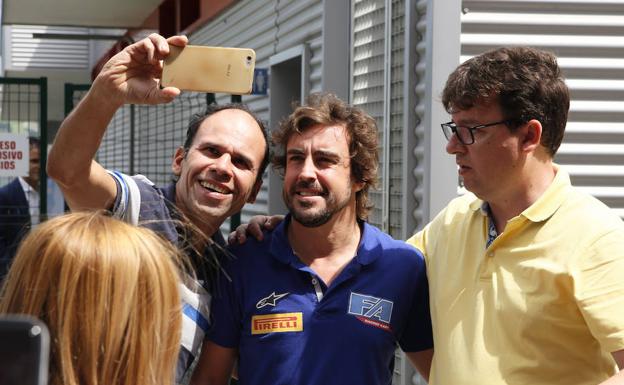 Fernando Alonso pondrá a prueba a los aficionados a la conducción en la Feria de Muestras