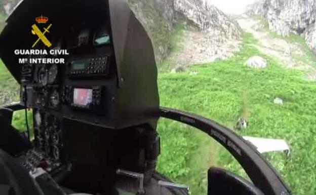 Rescatan a dos montañeras tras desorientarse y pasar la noche en Picos de Europa