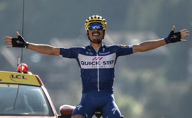 Alaphilippe se impone en la primera etapa alpina