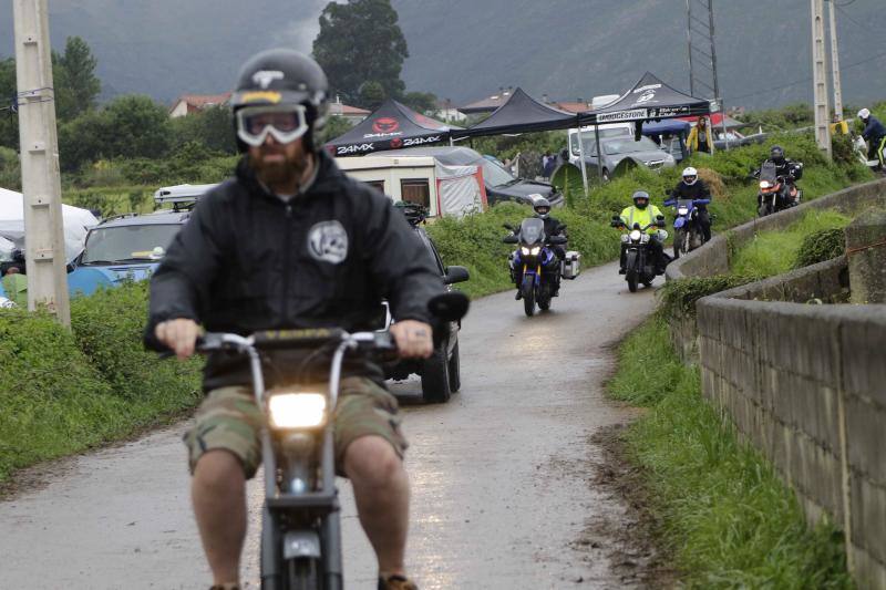 El Motorbeach quema rueda bajo la lluvia