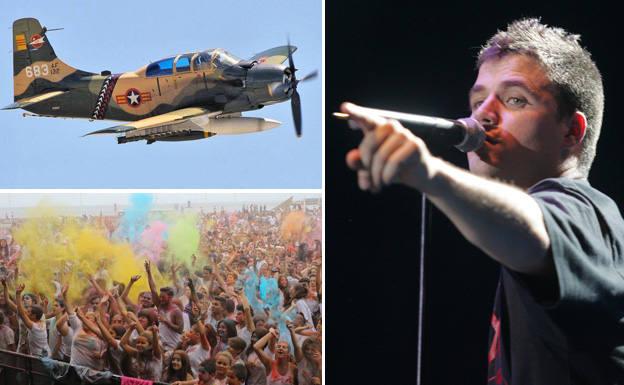 Mirando al cielo por el día y por la noche a las estrellas