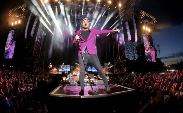 6.000 personas se rinden ante Dani Martín en Gijón