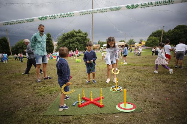 «Se nos va a acabar el chocolate en Ceares de tantos niños que hay»