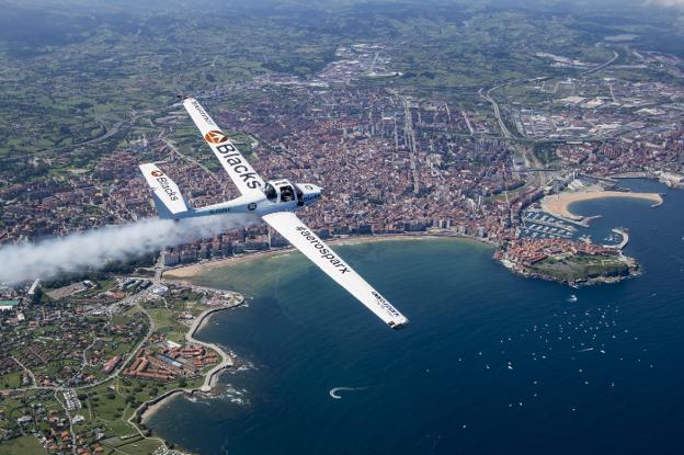 «¡Parez un kamikaze. Vaya mareo que tien que pillar!»